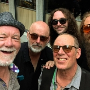 Johnny max band small