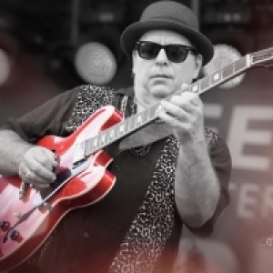 Pat loiselle small